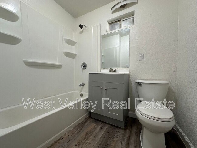 Photo - 616 5th St Unit Apt A