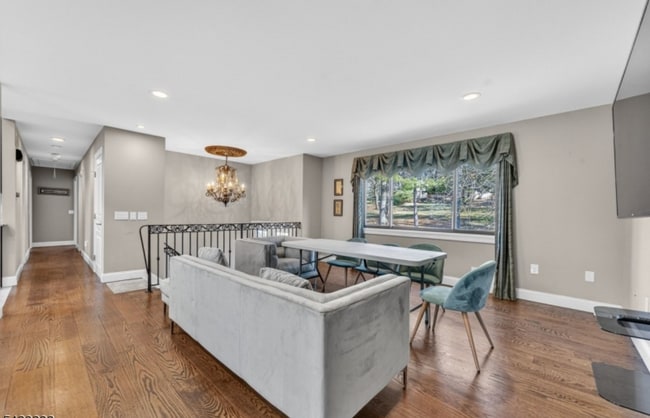 Photo - 2289 Brookside Dr