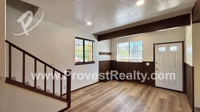 Photo - 6078 Spruce St