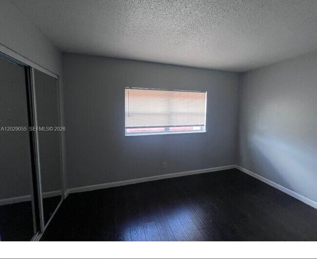 Building Photo - 2512 NW 52nd Ave