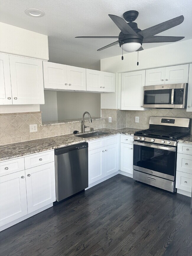 Photo - "Charming 2-Bed Townhouse Retreat with 2.5 Baths in Lochbuie – Spacious 1312 Sq. Ft. Living!" Unit E1