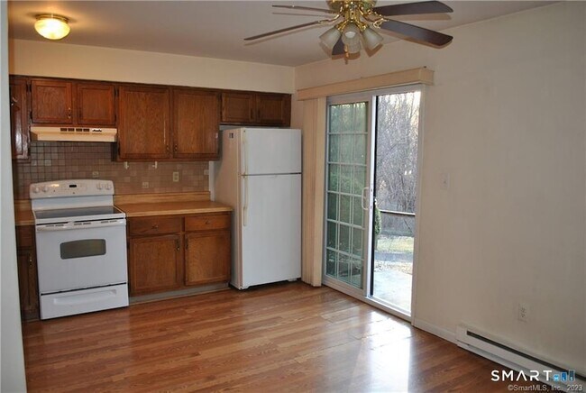 Photo - 179 Aspetuck Vlg Unit 179
