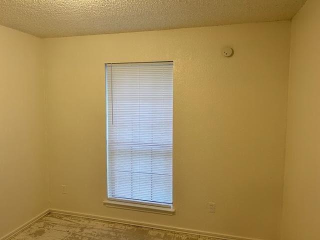 Photo - 403 E Hogan Dr