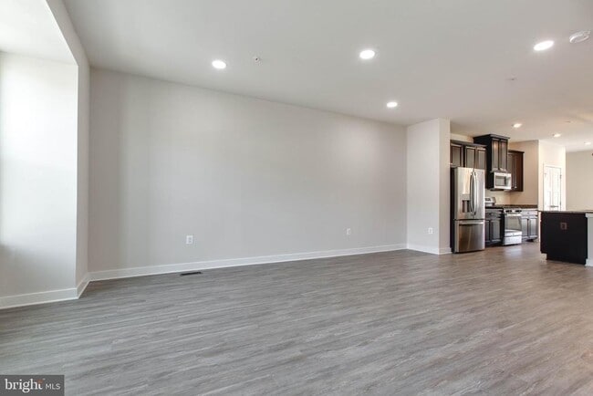 Photo - 149 Lyons Crk Dr