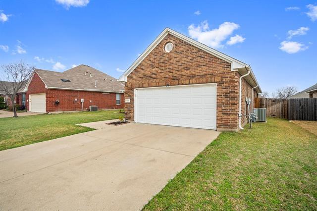 Photo - 705 Crownpoint Ln