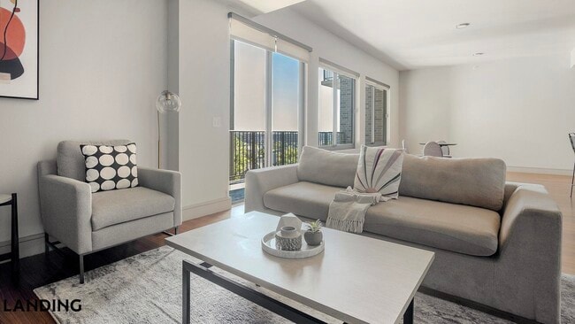 Building Photo - 1414 Wood Hollow Dr