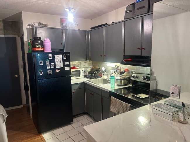 Building Photo - 200 Swanton St