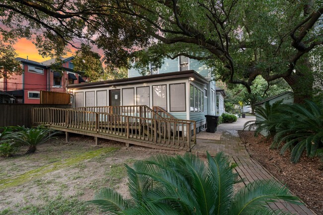 Photo - 1007 Heights Blvd