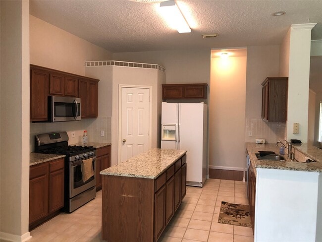 Photo - 3103 Indigo Ln