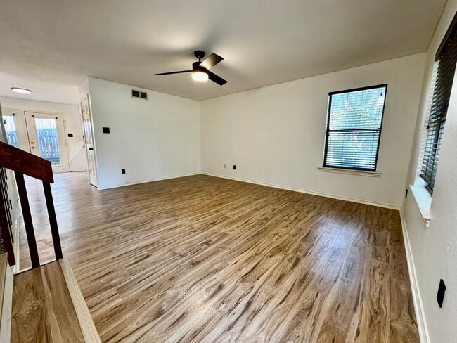 Photo - 2058 Owasso St