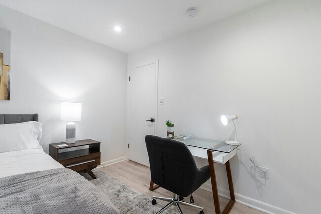 Photo - 2738 N Radford St