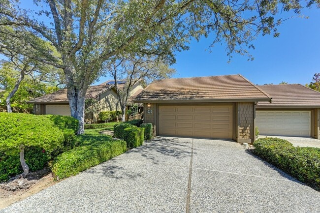 Photo - South Auburn Gem! Stylish 2BR Townhome in Quiet, Neighborhood