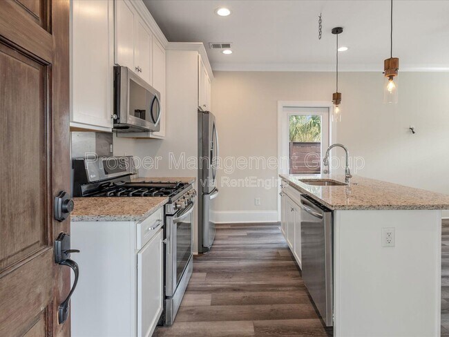 Photo - 400 Sumter St