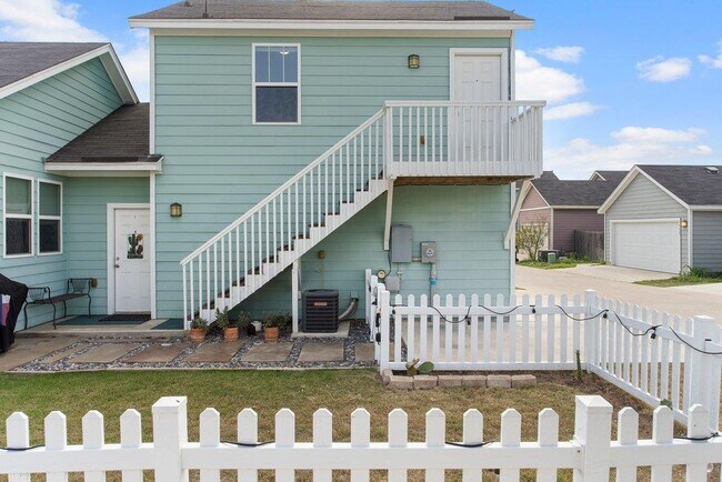 Photo - 1600 Arbor Knot Dr