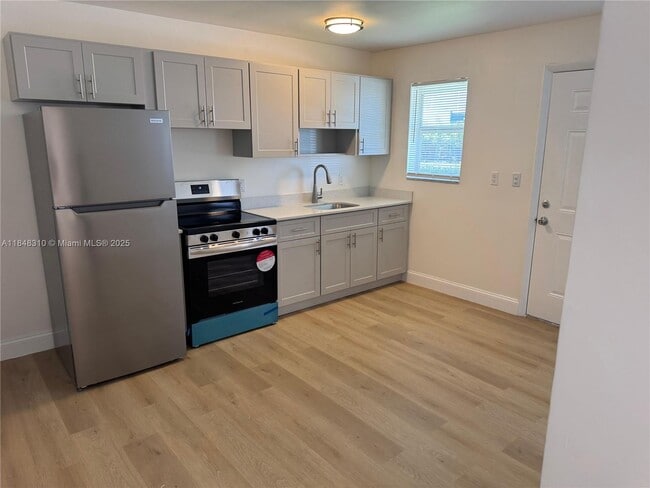 Photo - 10541 SW 184th St Unidad 41-43