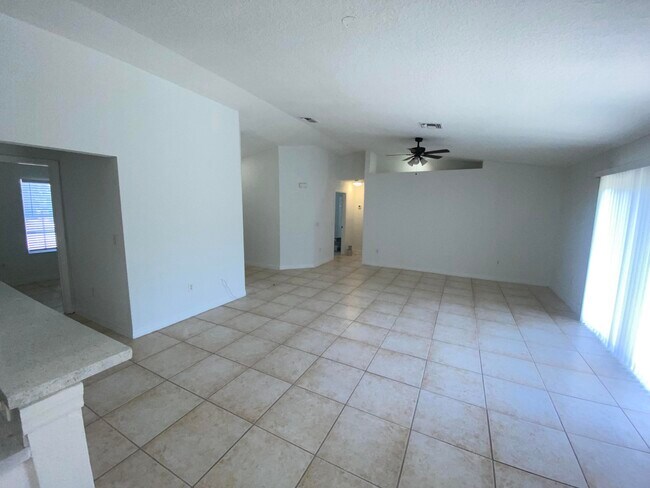 Photo - 200 NE 6th Ave