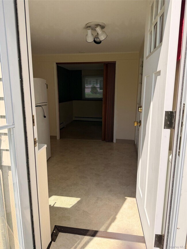 Photo - 10 Quelch Ave