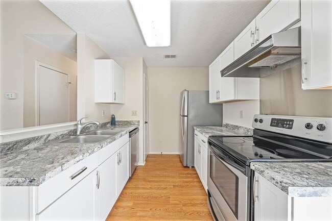 Photo - 1015 E Yager Ln Unidad 84