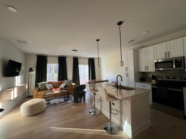 Photo - 4328 Woodwind St