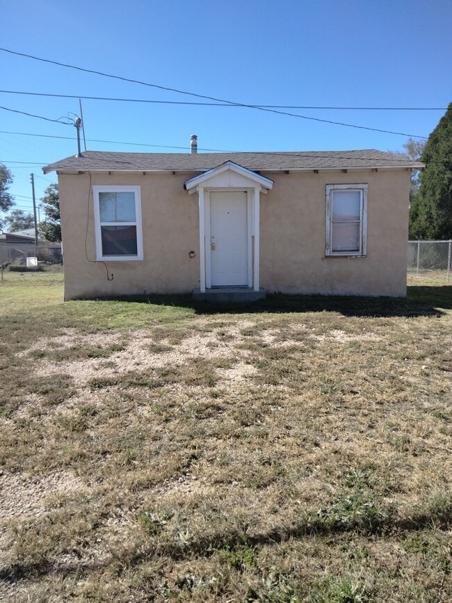 Building Photo - Cozy One Bedroom, One Bath House in Peacef...