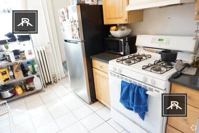 Building Photo - 4 bedroom in Allston MA 02134 Unit 2 COPY Rental