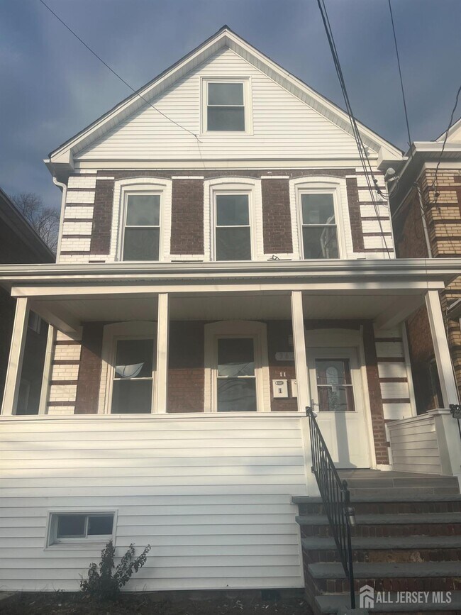 Building Photo - 362 Lawrie St Unit 2