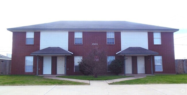 Building Photo - 3806 Gus Dr Unit Apt A