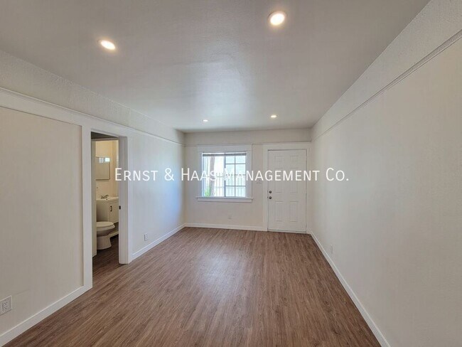 Photo - 154 E Eagle St Unit 02