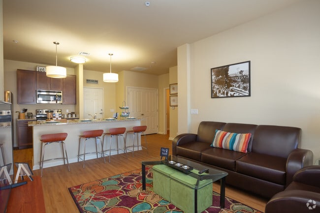 1HAB, 1BA - 872 ft² - Junction at Ironhorse