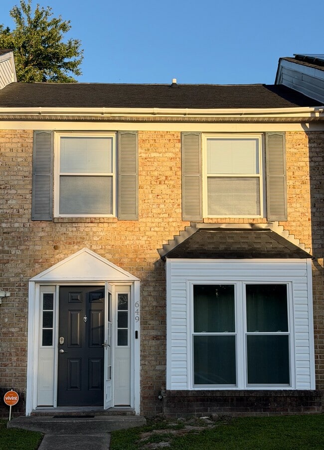Building Photo - 649 Govenors Way