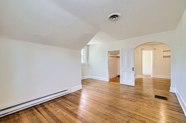 Photo - Top Unit (Beautiful Views) Flexible move in! Off Street Parking! All utilities included!