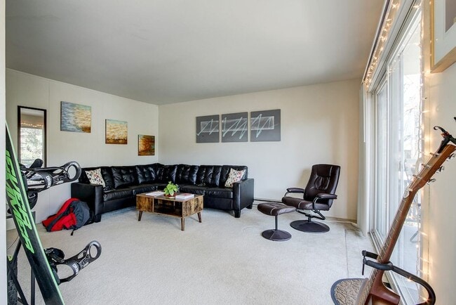 Photo - Charming 1-Bedroom in Capitol Hill – Flexi...