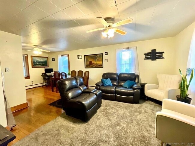 Photo - 131 Greenwood St