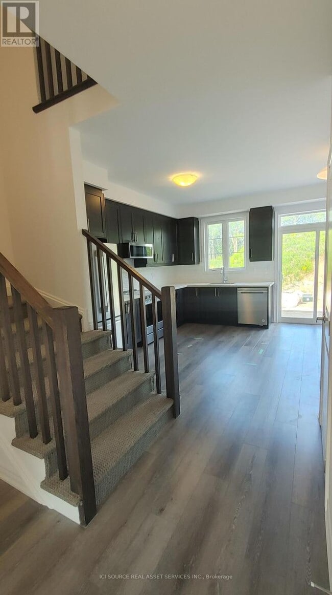 Photo - 120 Court Dr