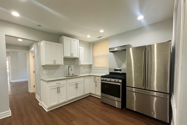 Building Photo - 1651 S Drake Ave Unit 1