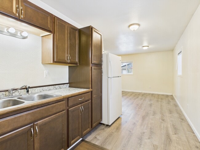 Photo - 2377 Edsson Ave