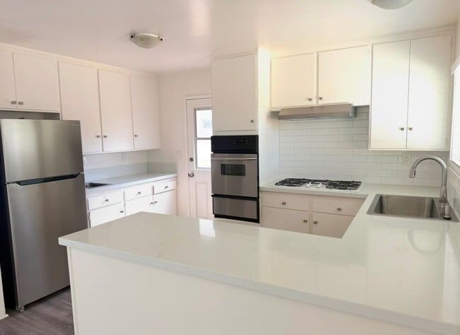 Photo - Stunning 4 Bedroom, 2 Bathroom House