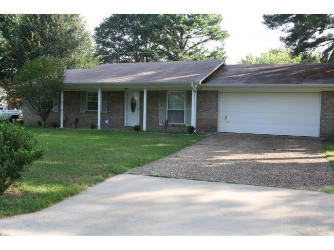 Photo - 109 Tecumseh Trail