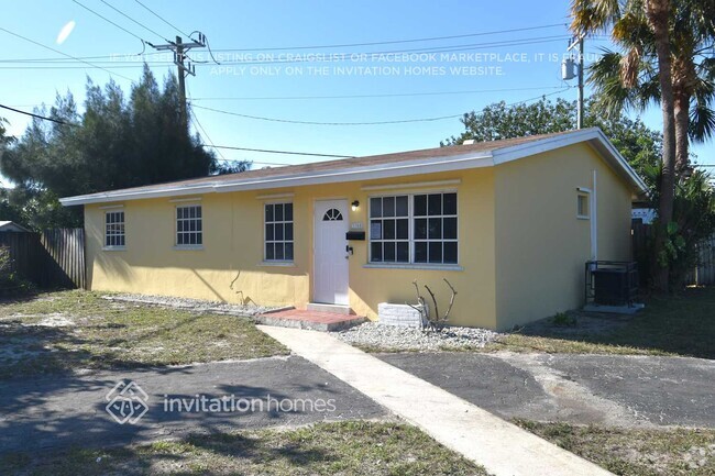 Building Photo - 3700 SW 16th Ct Rental