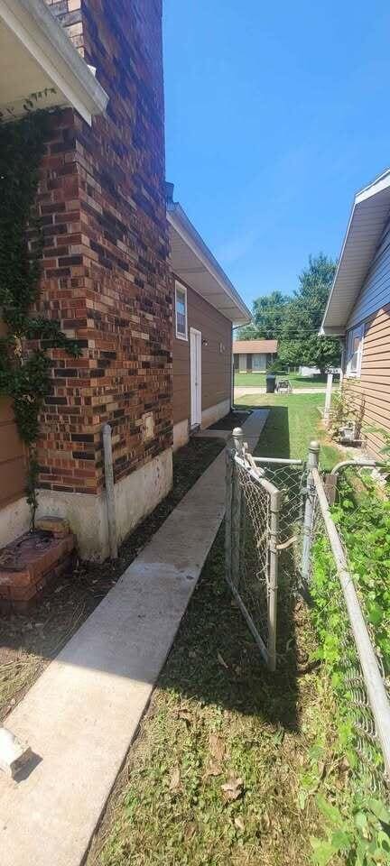 Photo - 918 S Luster Ave