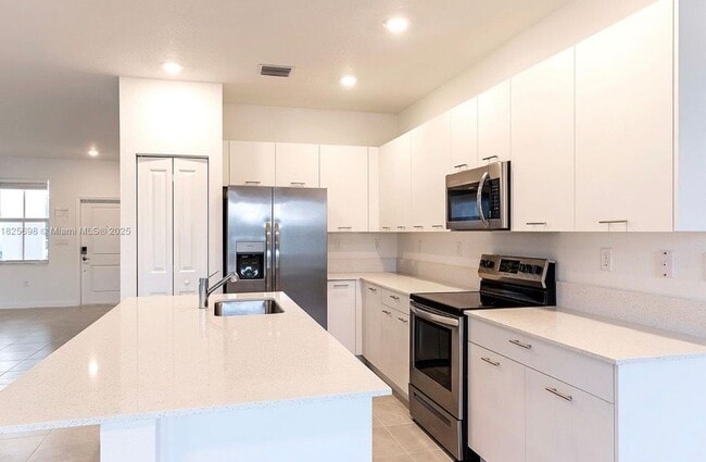 Building Photo - 2336 NW 130th St Rental