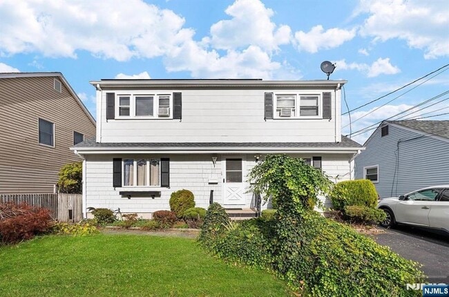 Building Photo - 119 Garibaldi Ave