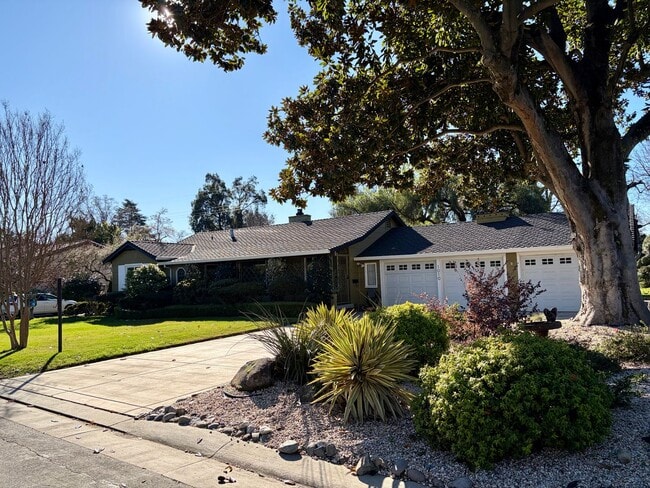 Building Photo - 2 Bedroom home, plus ADU, in Little Pocket