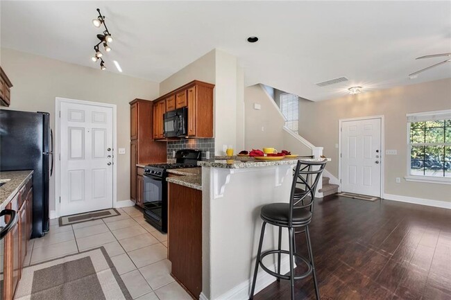 Photo - 6011 Fairway St