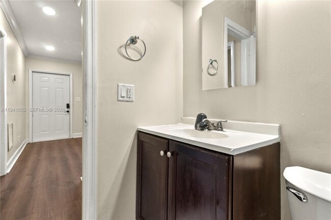 Photo - 441 NE 30th St