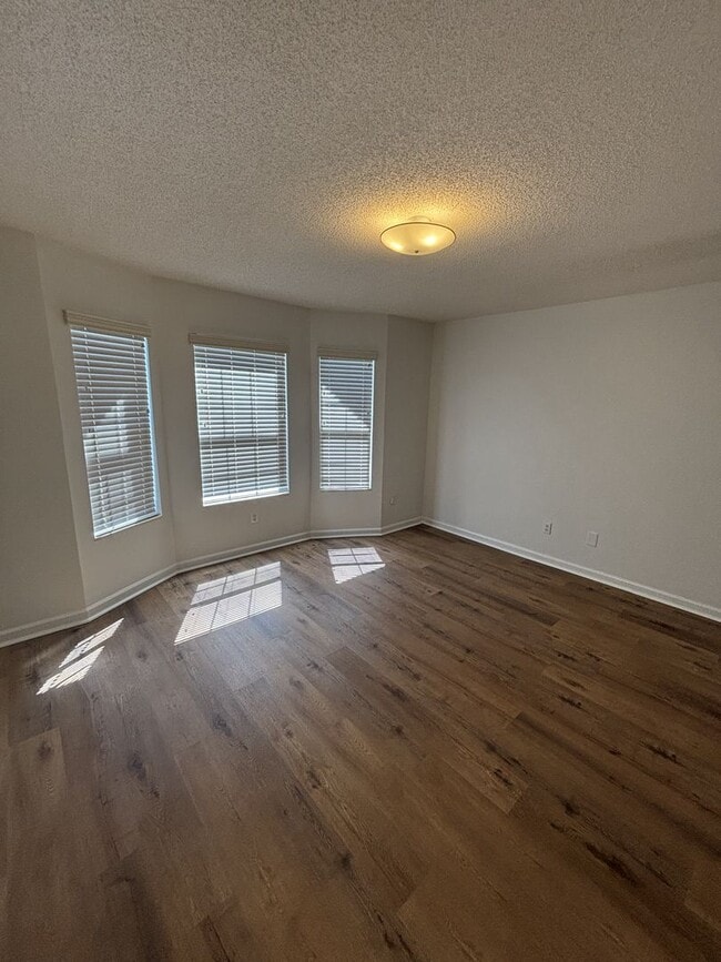 Building Photo - 2 Bed 2 Bath Pelham Available for immediat... Rental