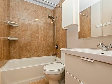 16203 Fox Ct