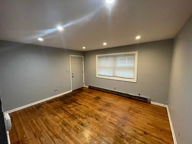 Living room - 7204 W 53rd St Unit Apt. 2