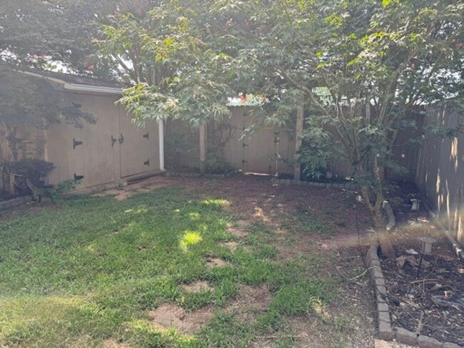 Photo - freshly paint 3 bed 2 bath townhome
