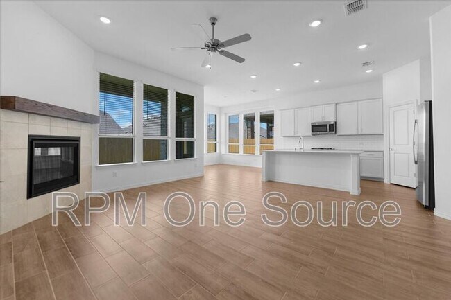 Photo - 812 Morwenna Rd